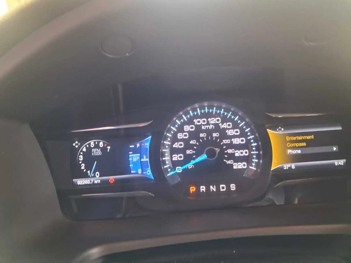 Car image 19