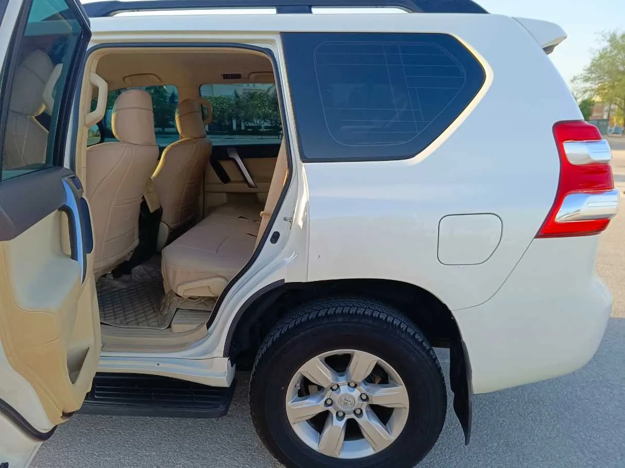 Car image 17