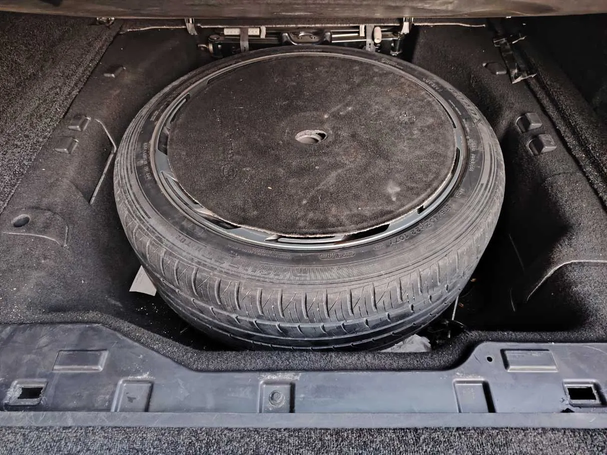 Car image 47