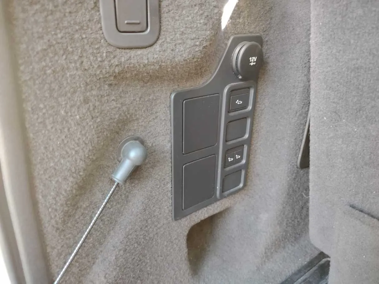 Car image 42