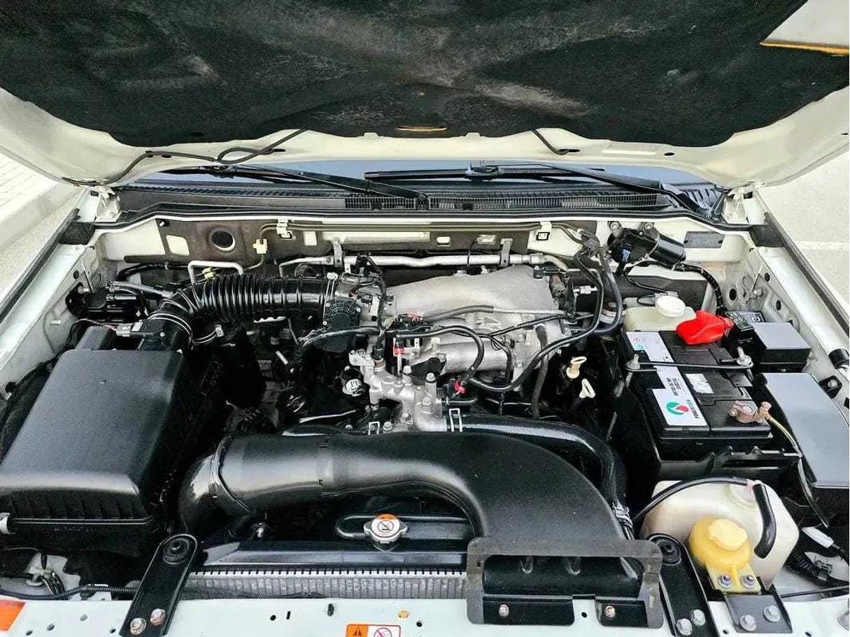 Car image 16