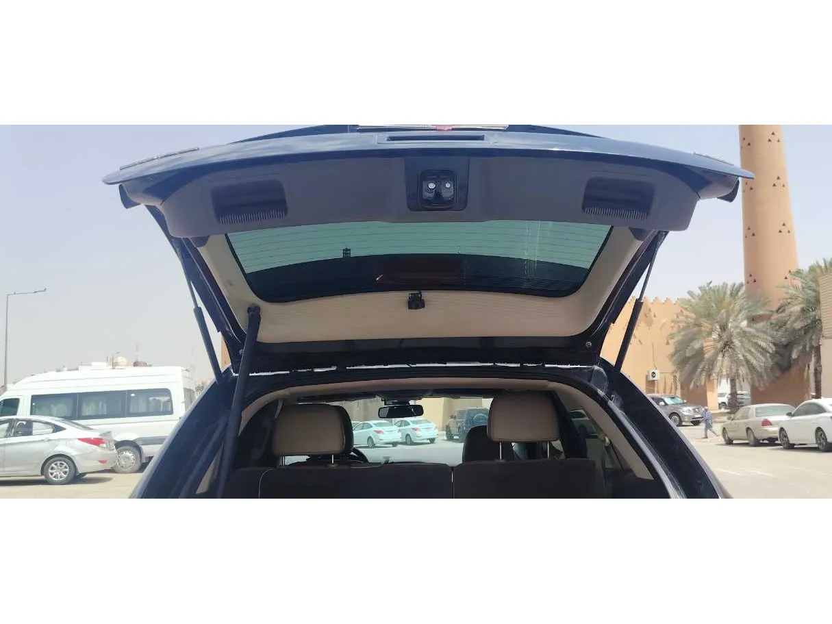 Car image 31