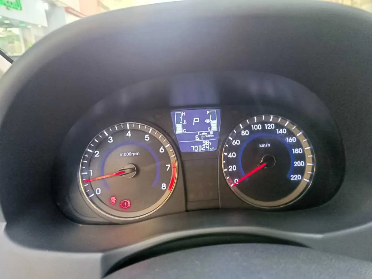 Car image 23