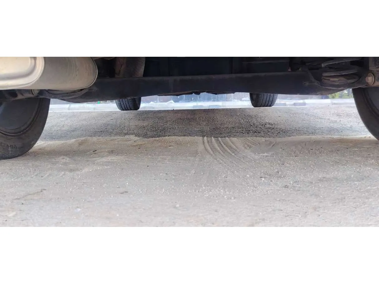 Car image 30
