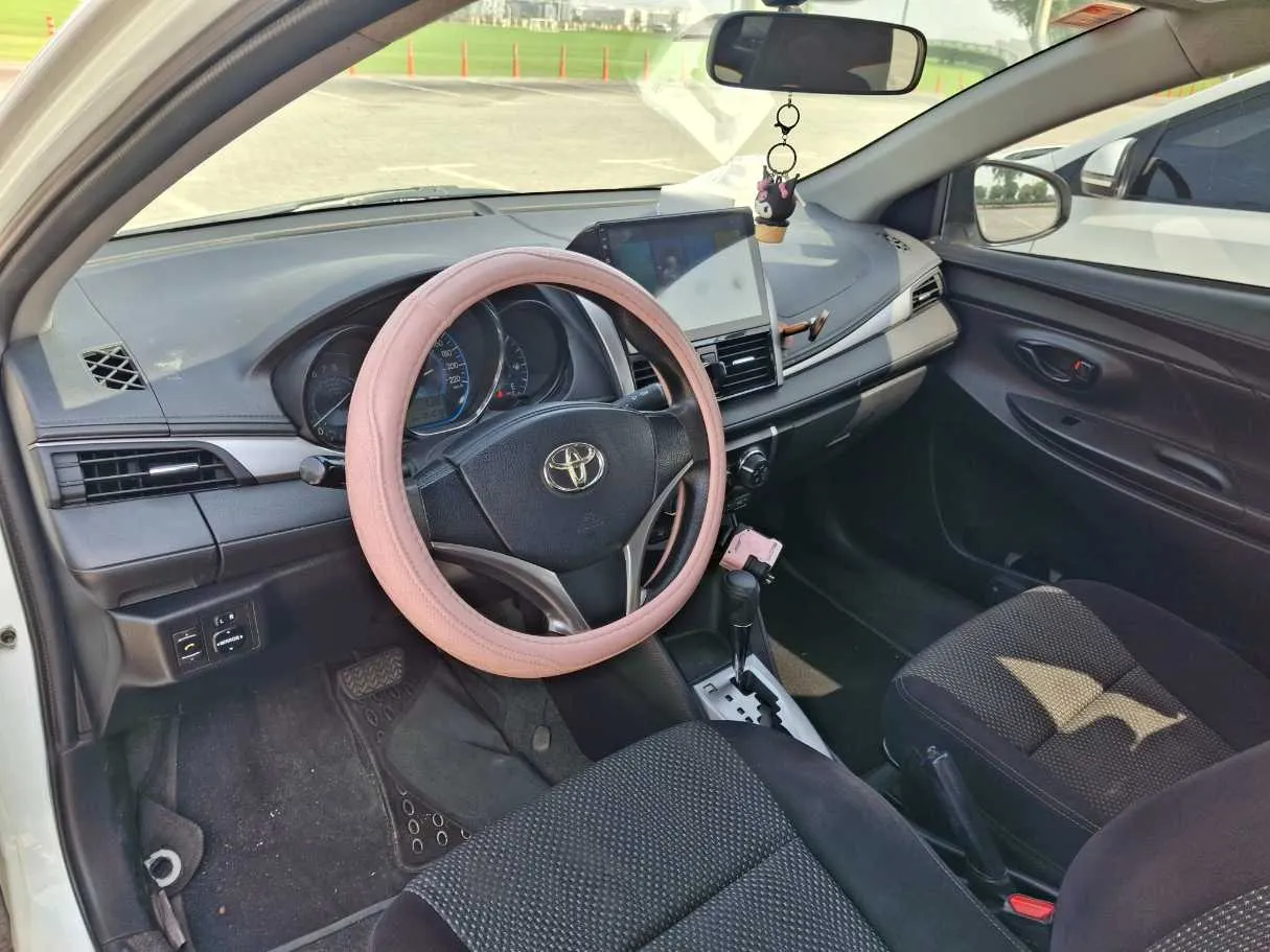 Car image 11