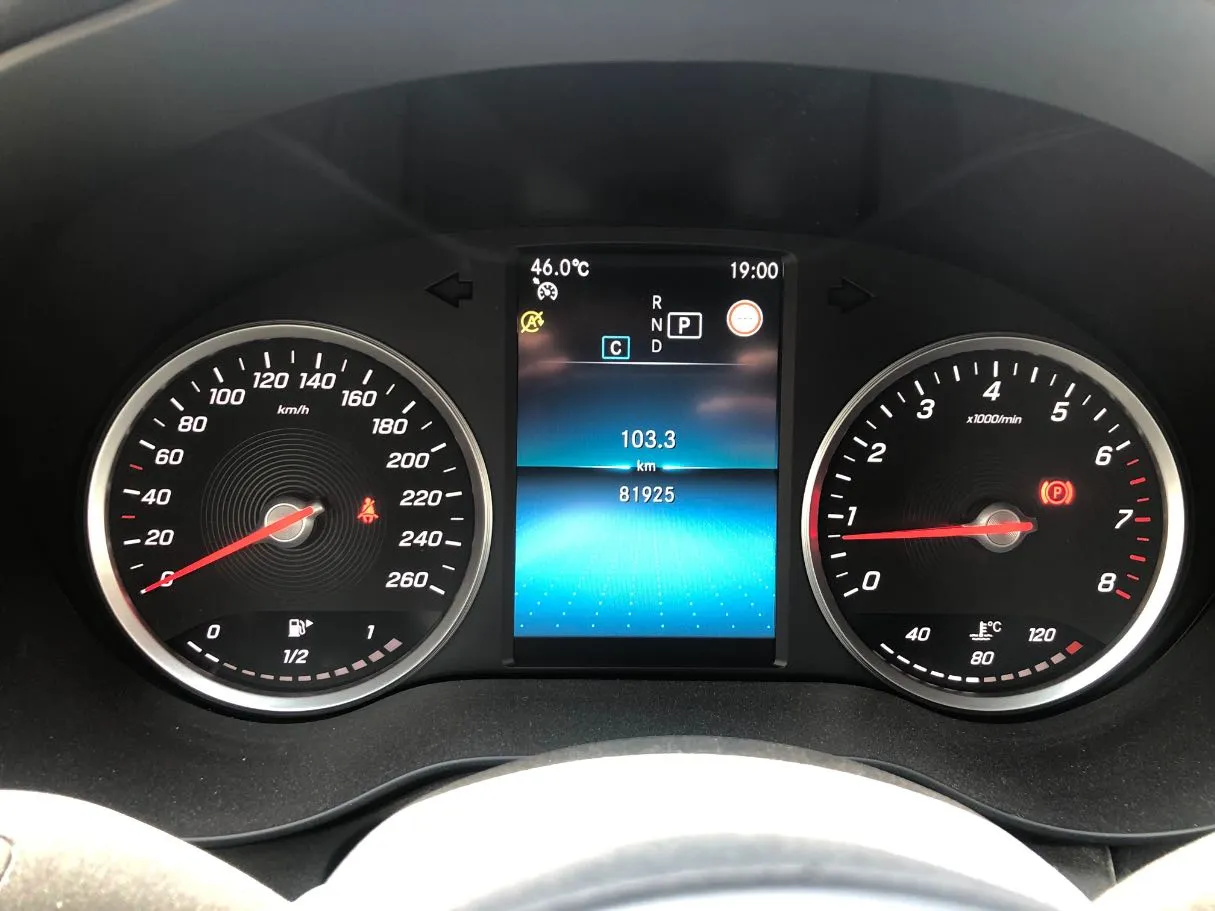 Car image 17