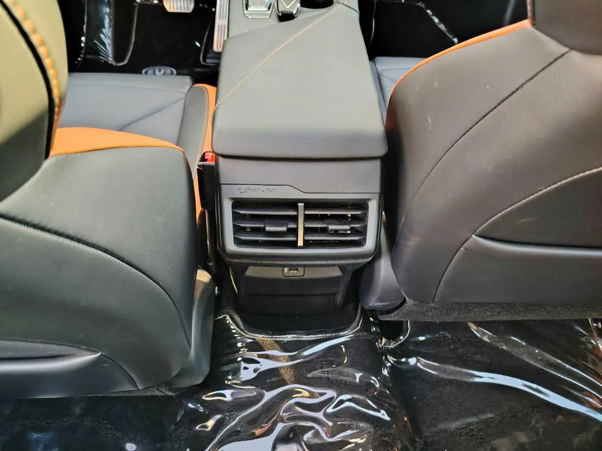 Car image 43