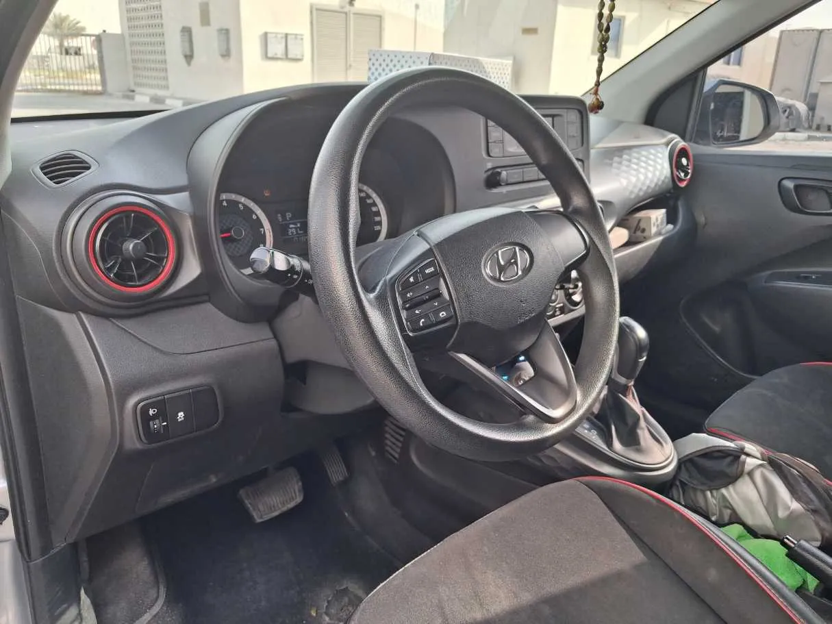 Car image 11