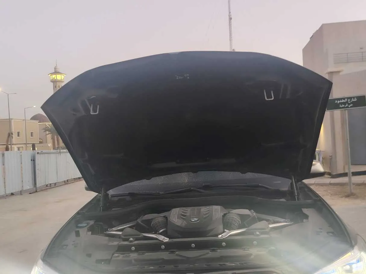 Car image 37