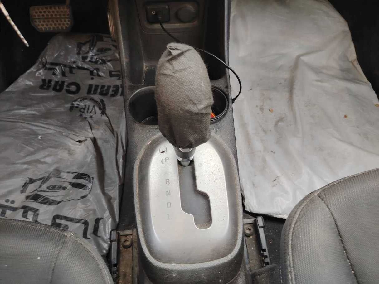 Car image 19
