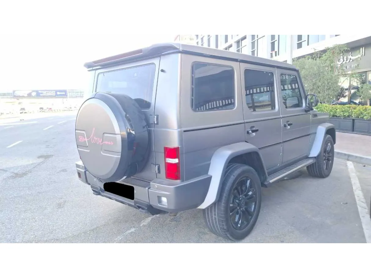 Car image 4