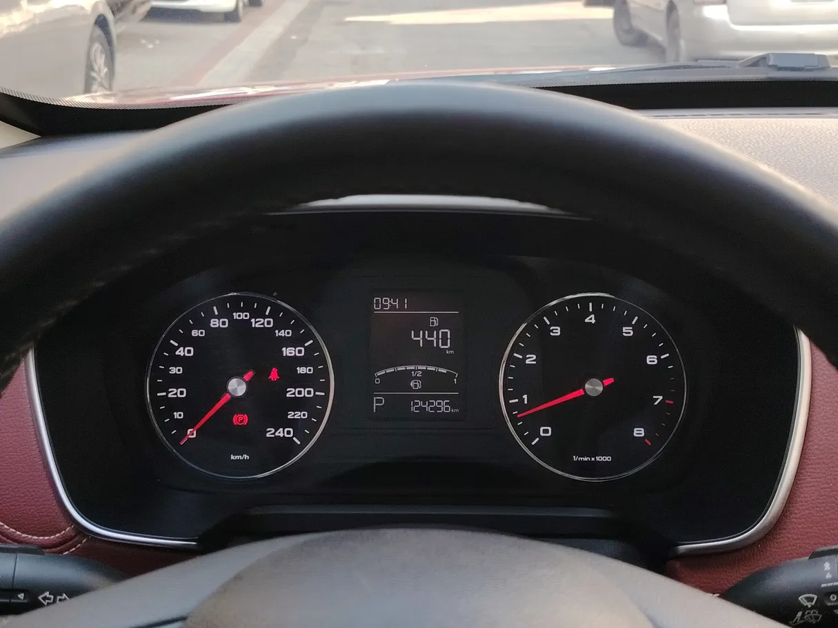 Car image 26
