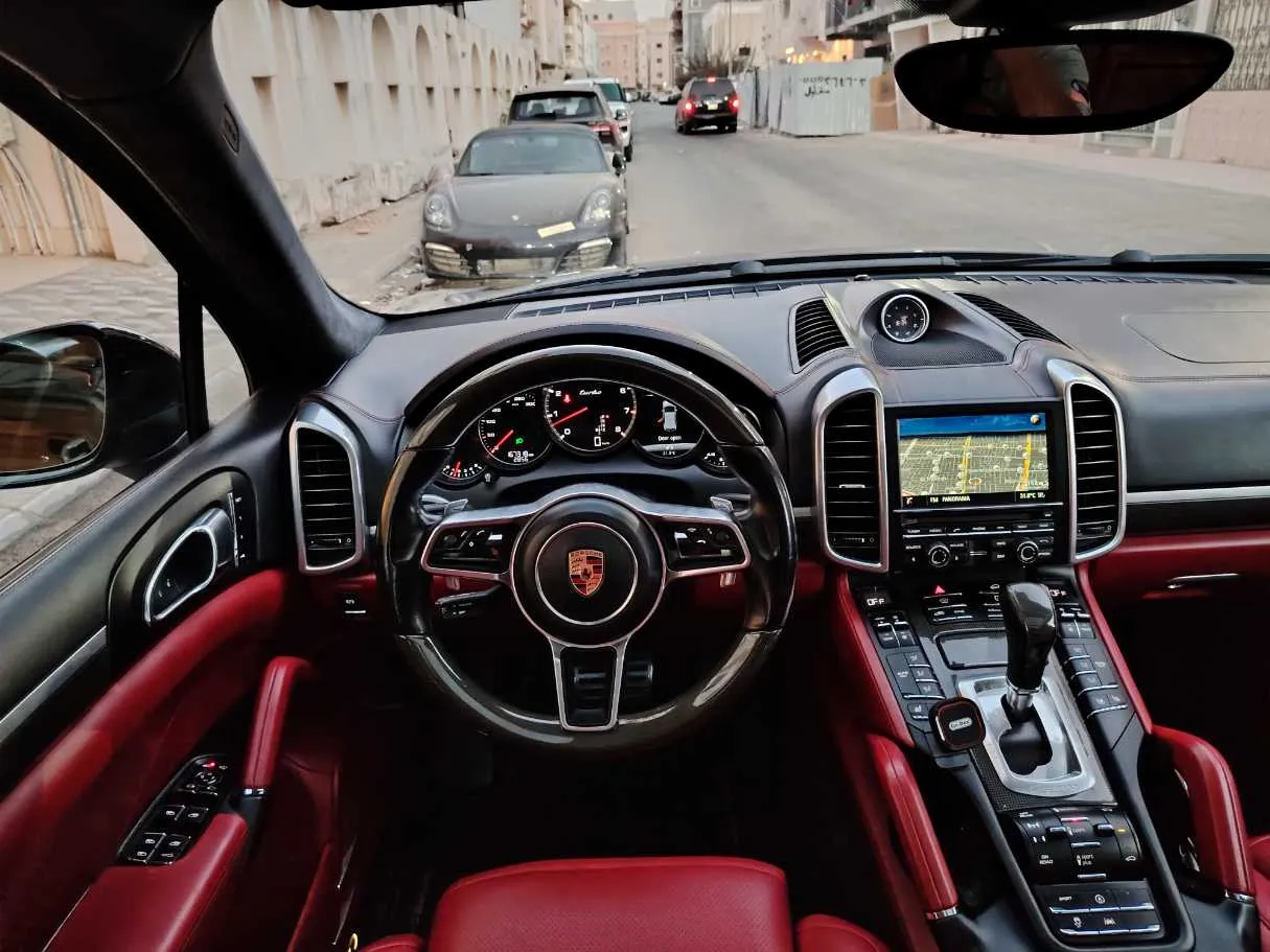 Car image 27
