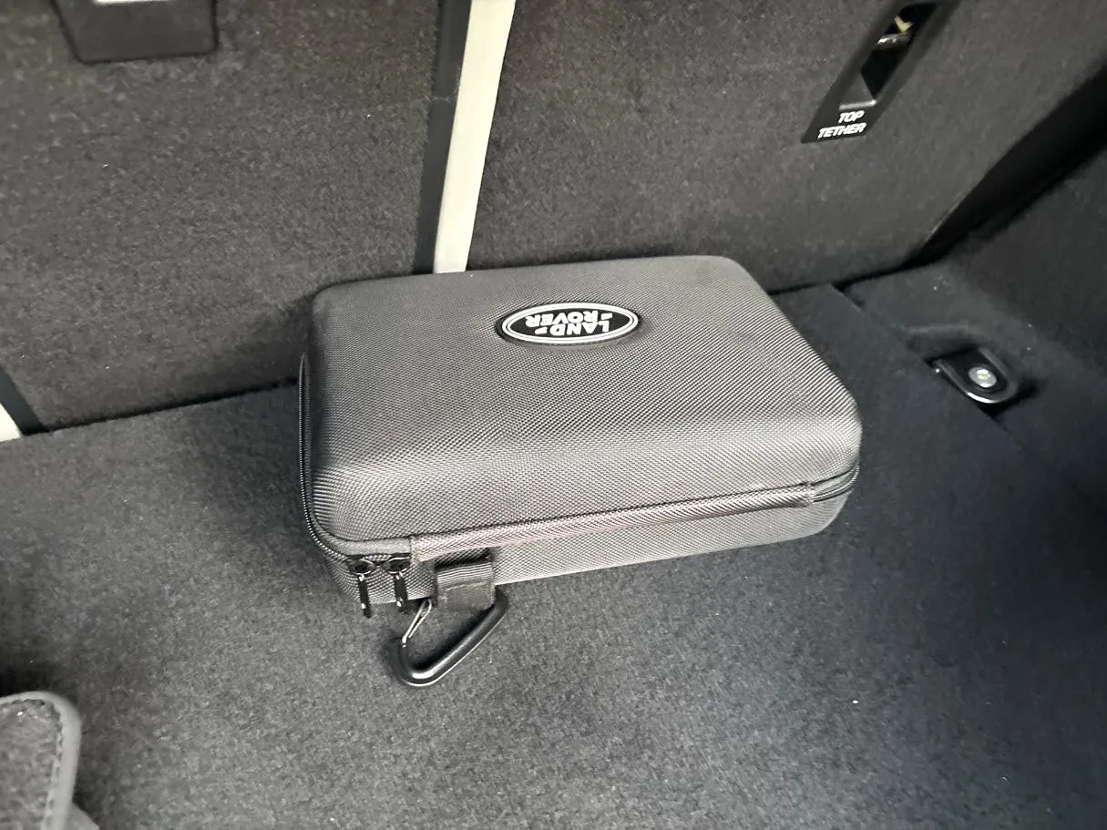 Car image 26