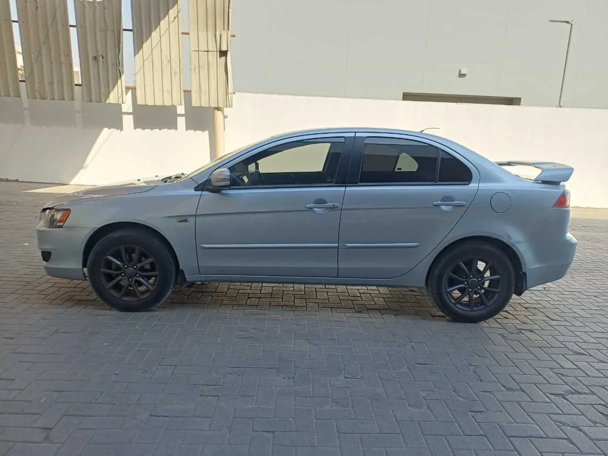 Car image 8