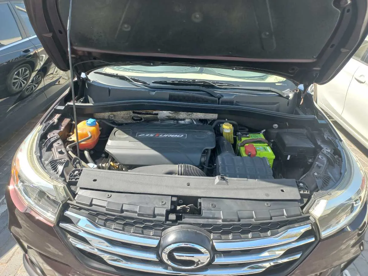 Car image 19