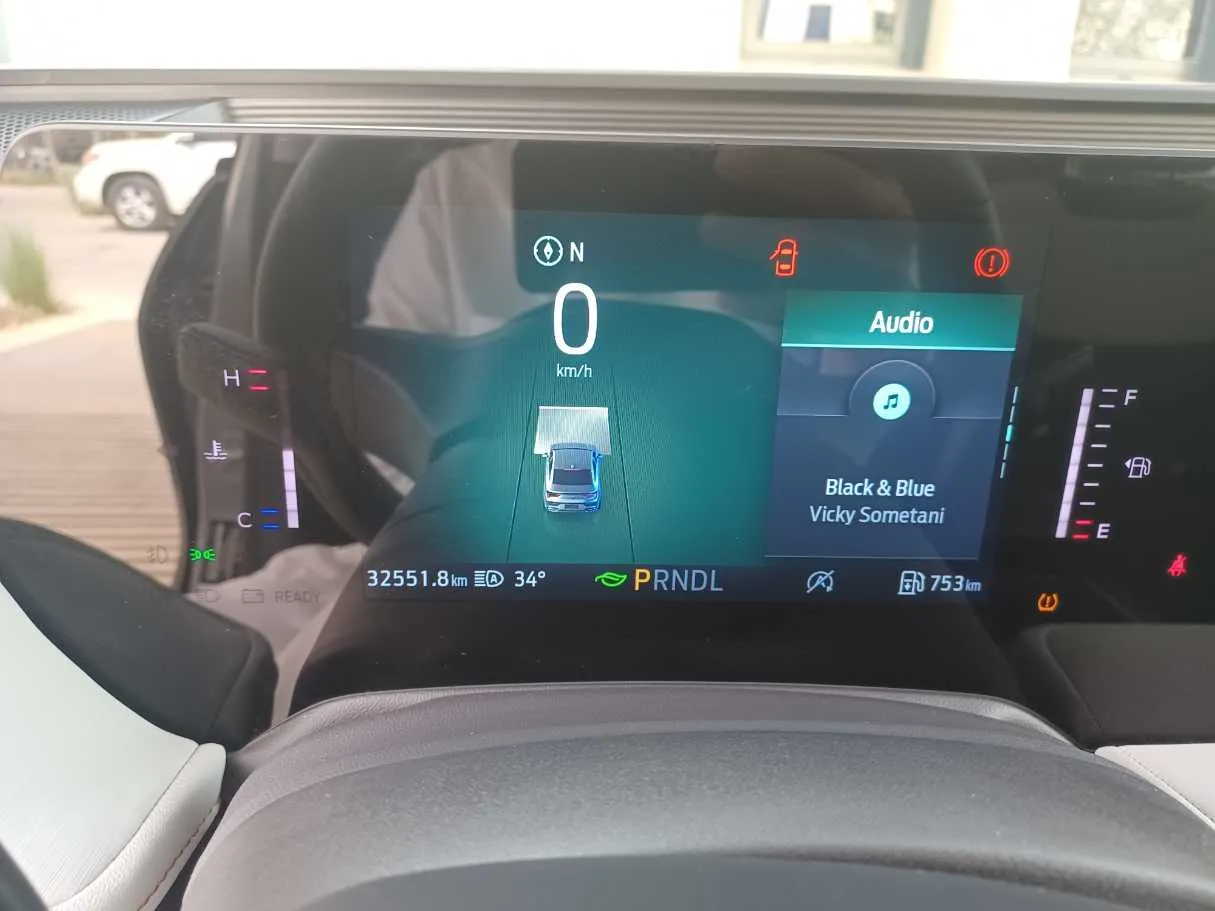 Car image 22