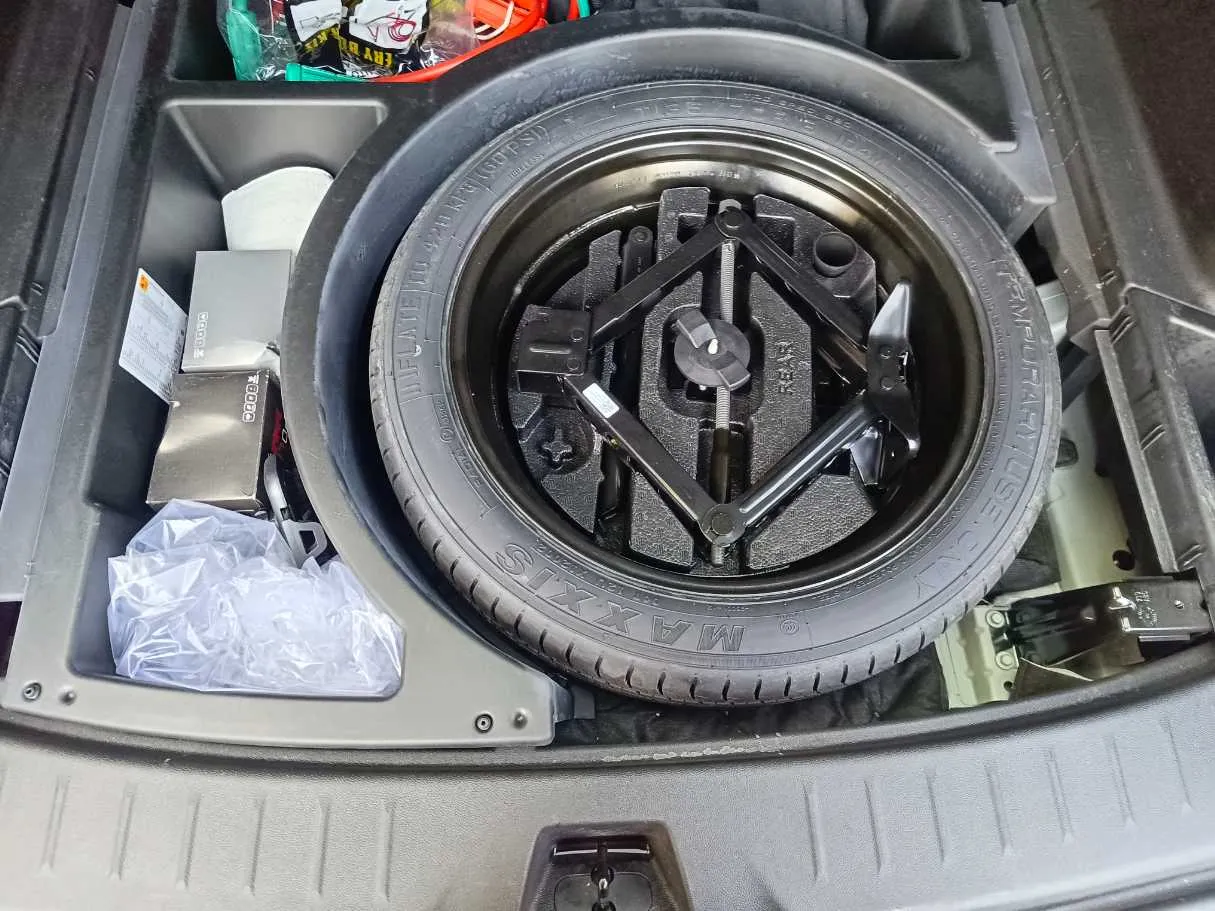 Car image 35