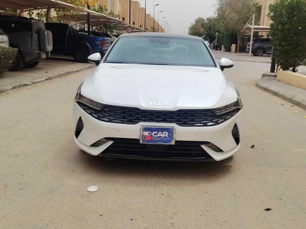 Car image 2