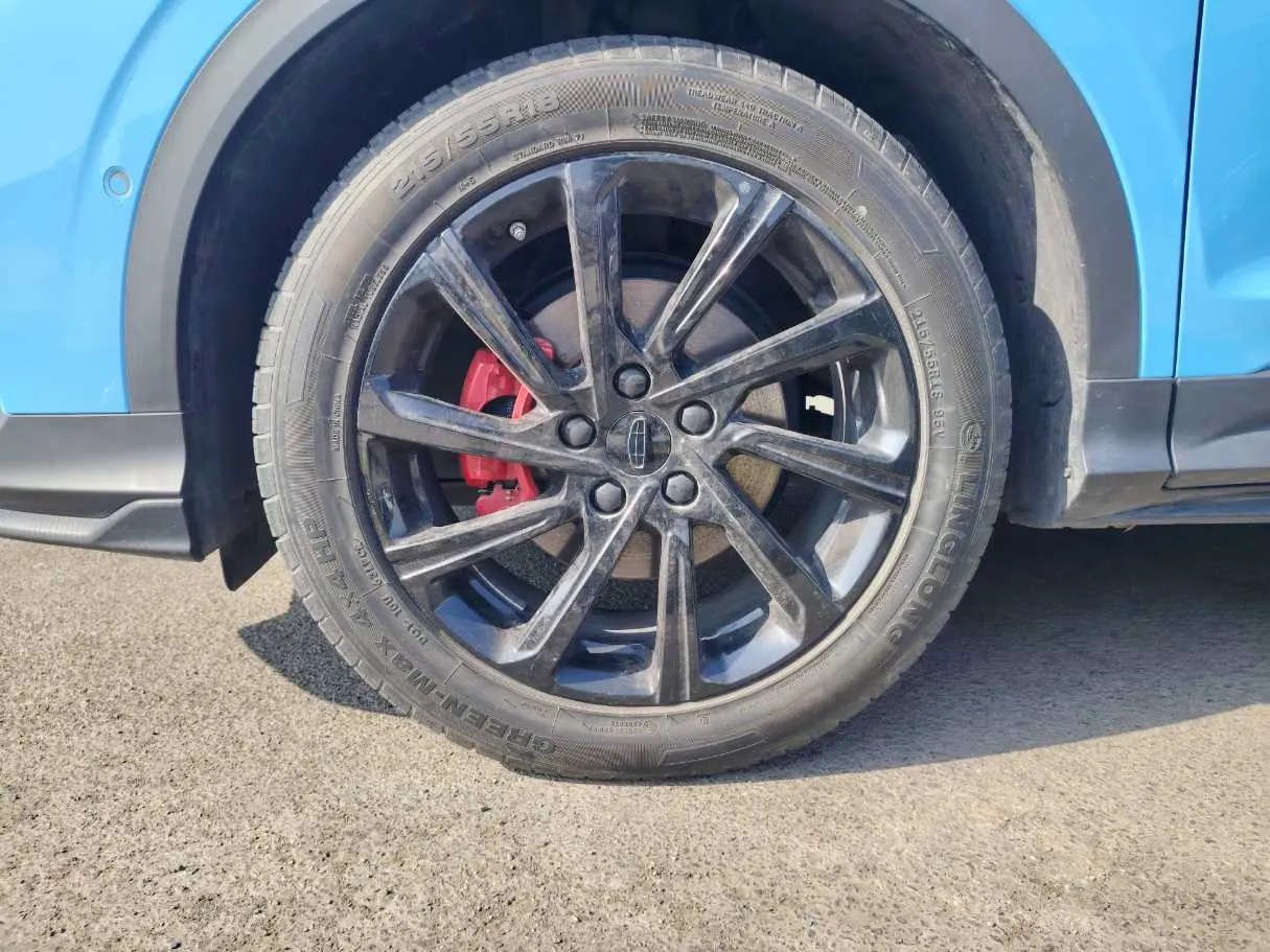 Car image 9