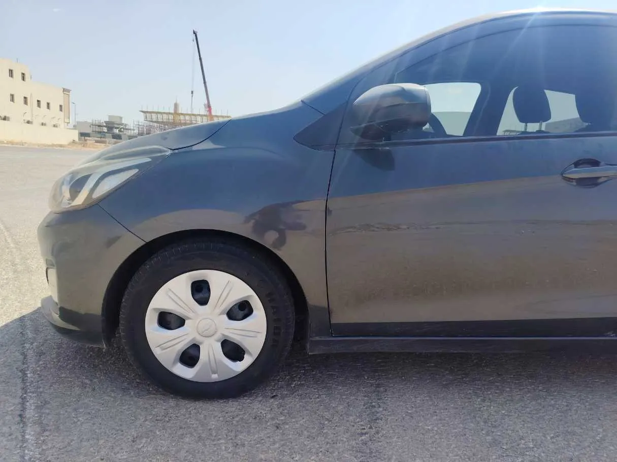 Car image 9