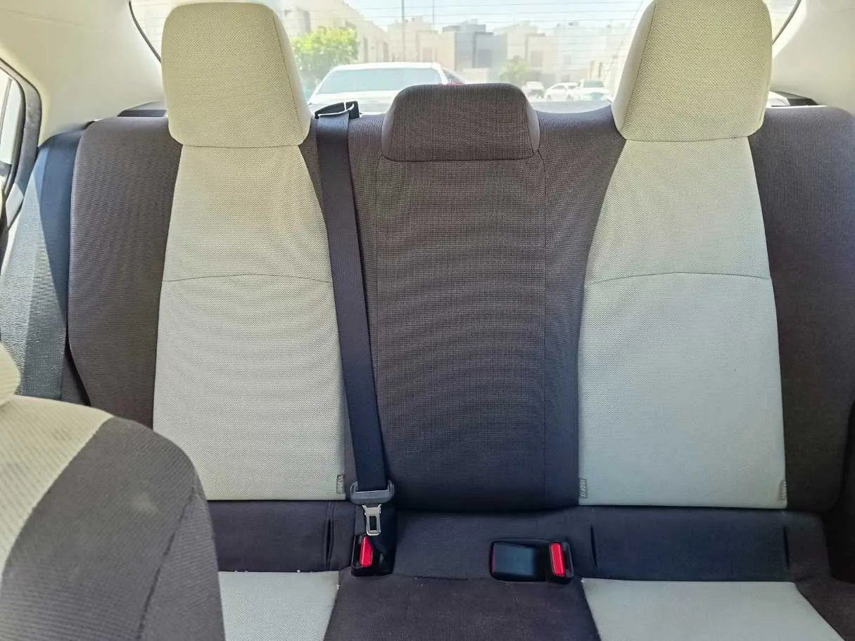 Car image 18