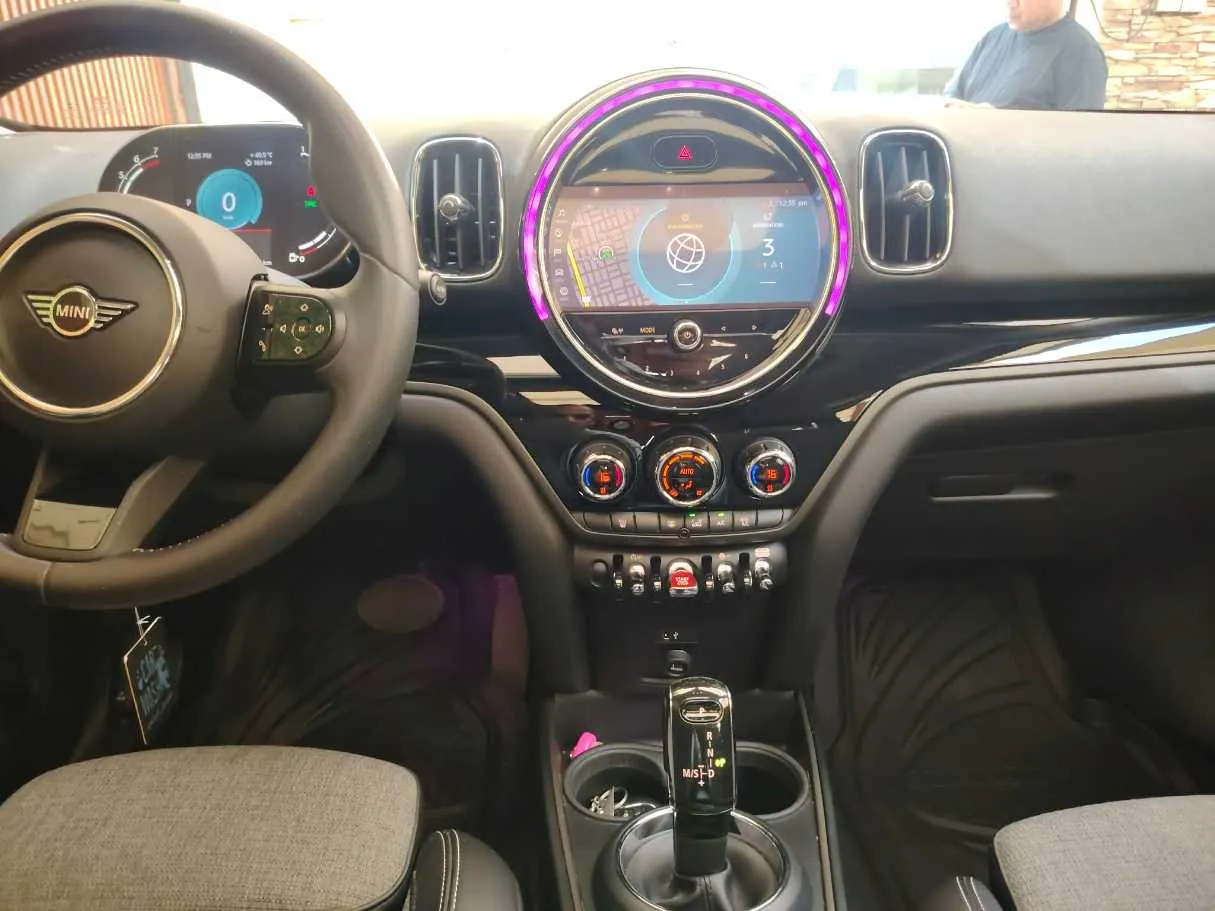 Car image 23