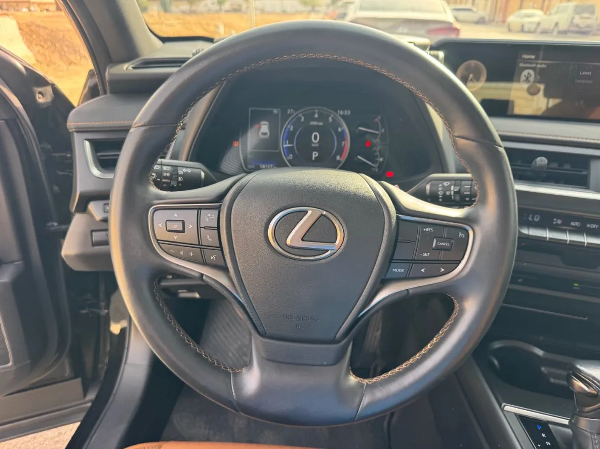 Car image 17