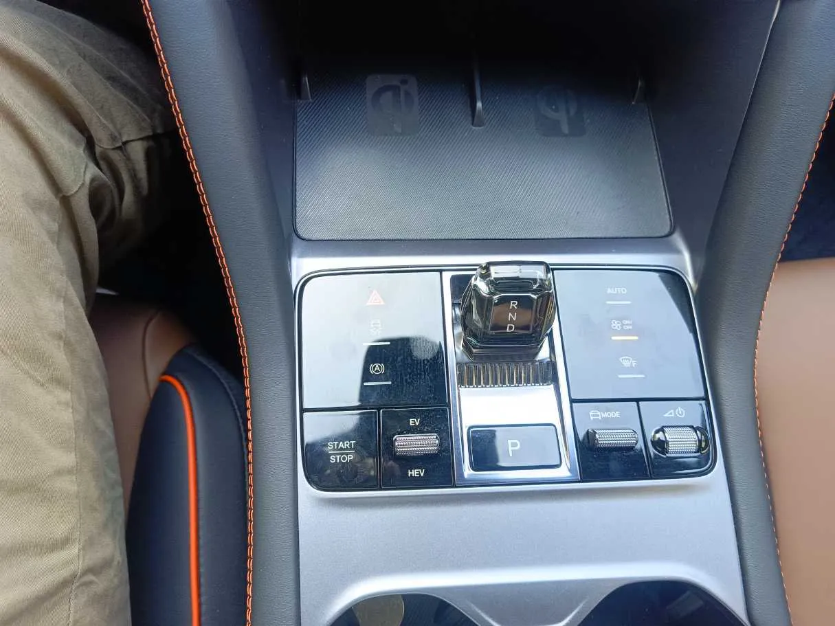 Car image 22