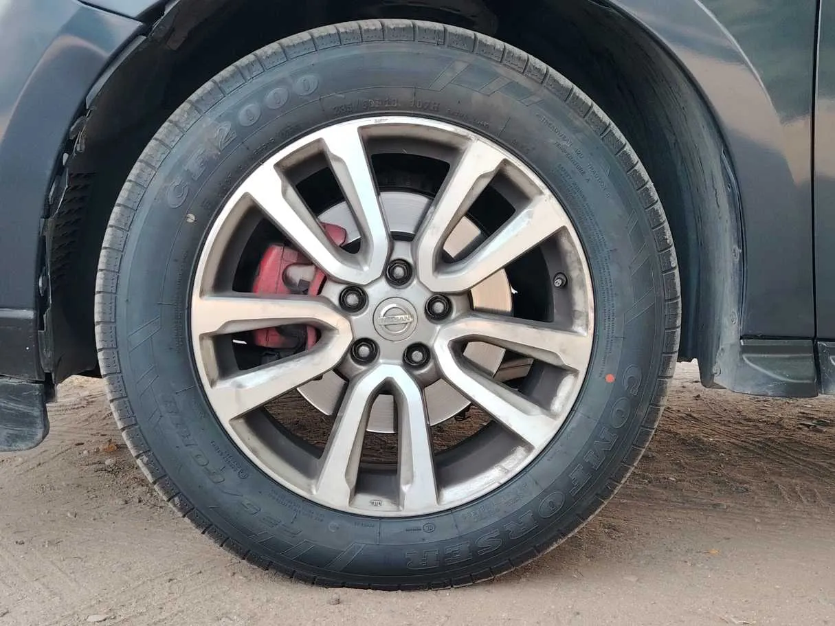 Car image 10