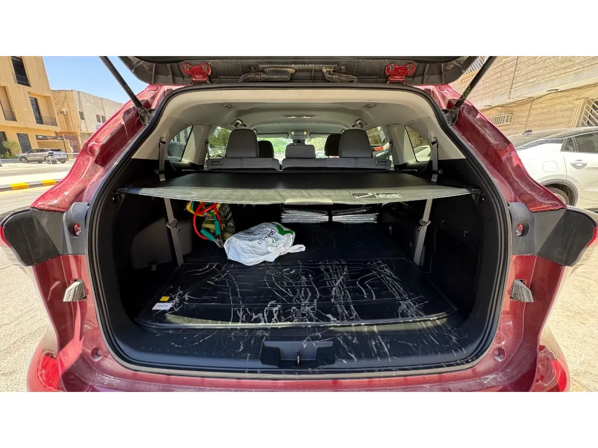 Car image 22