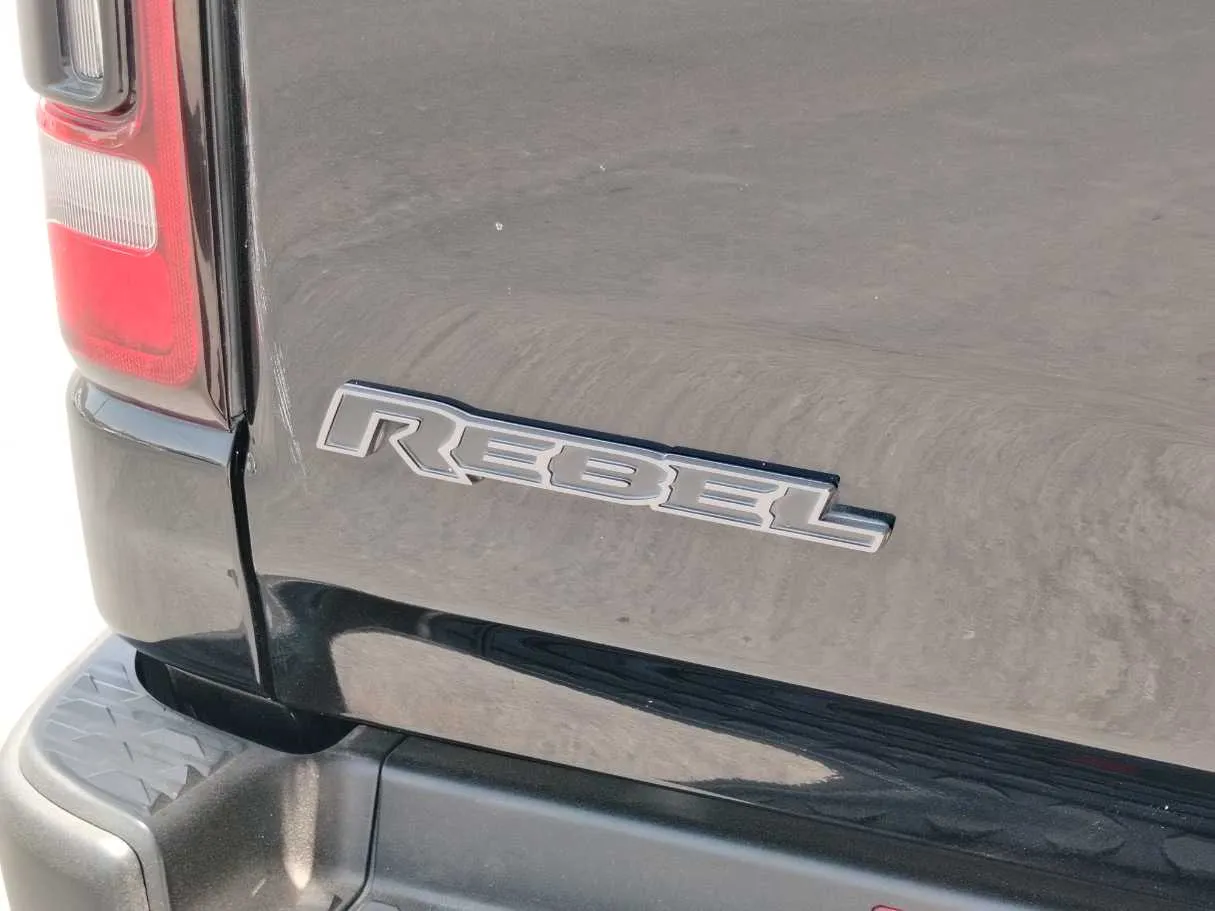 Car image 37