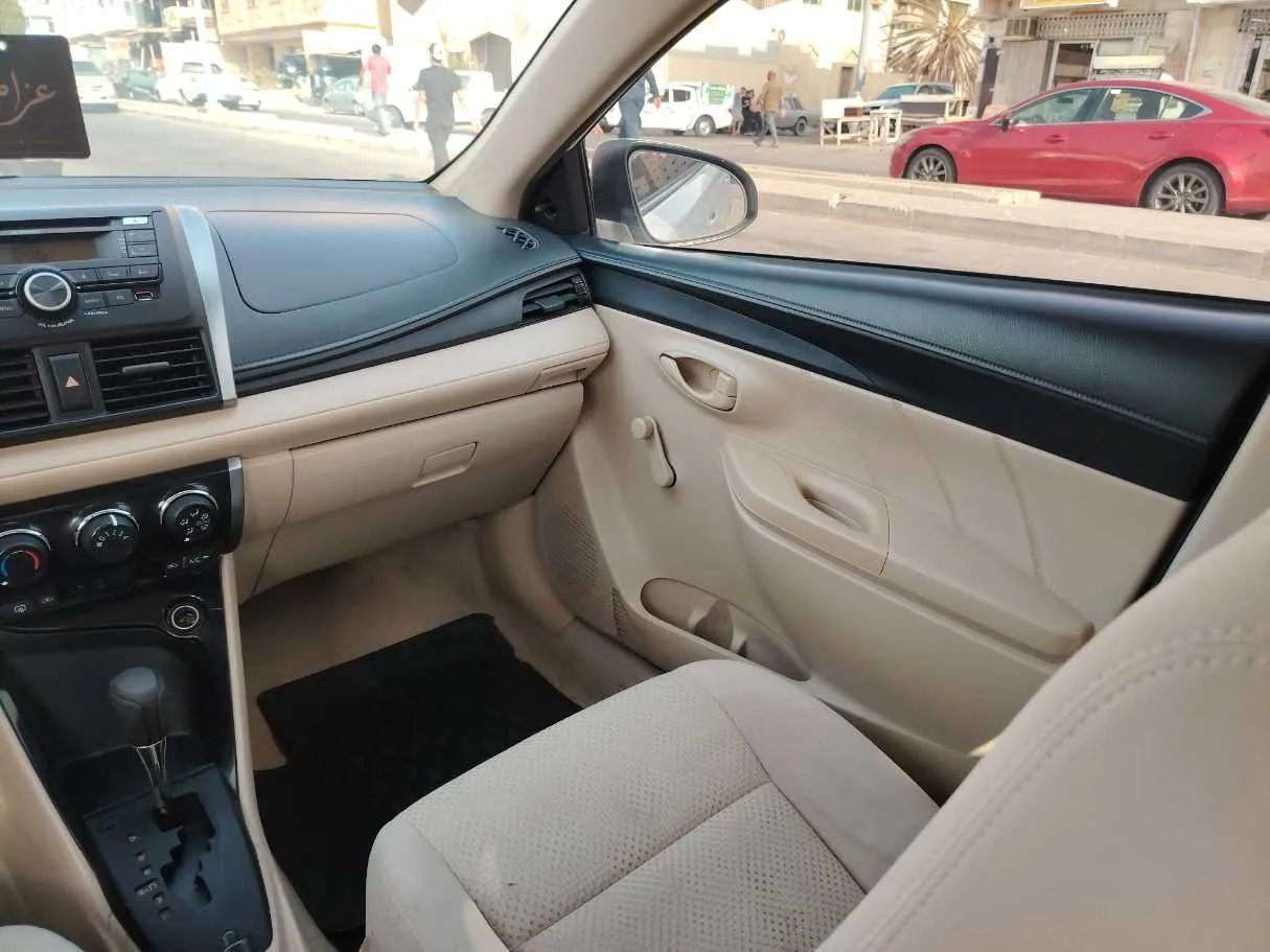 Car image 35