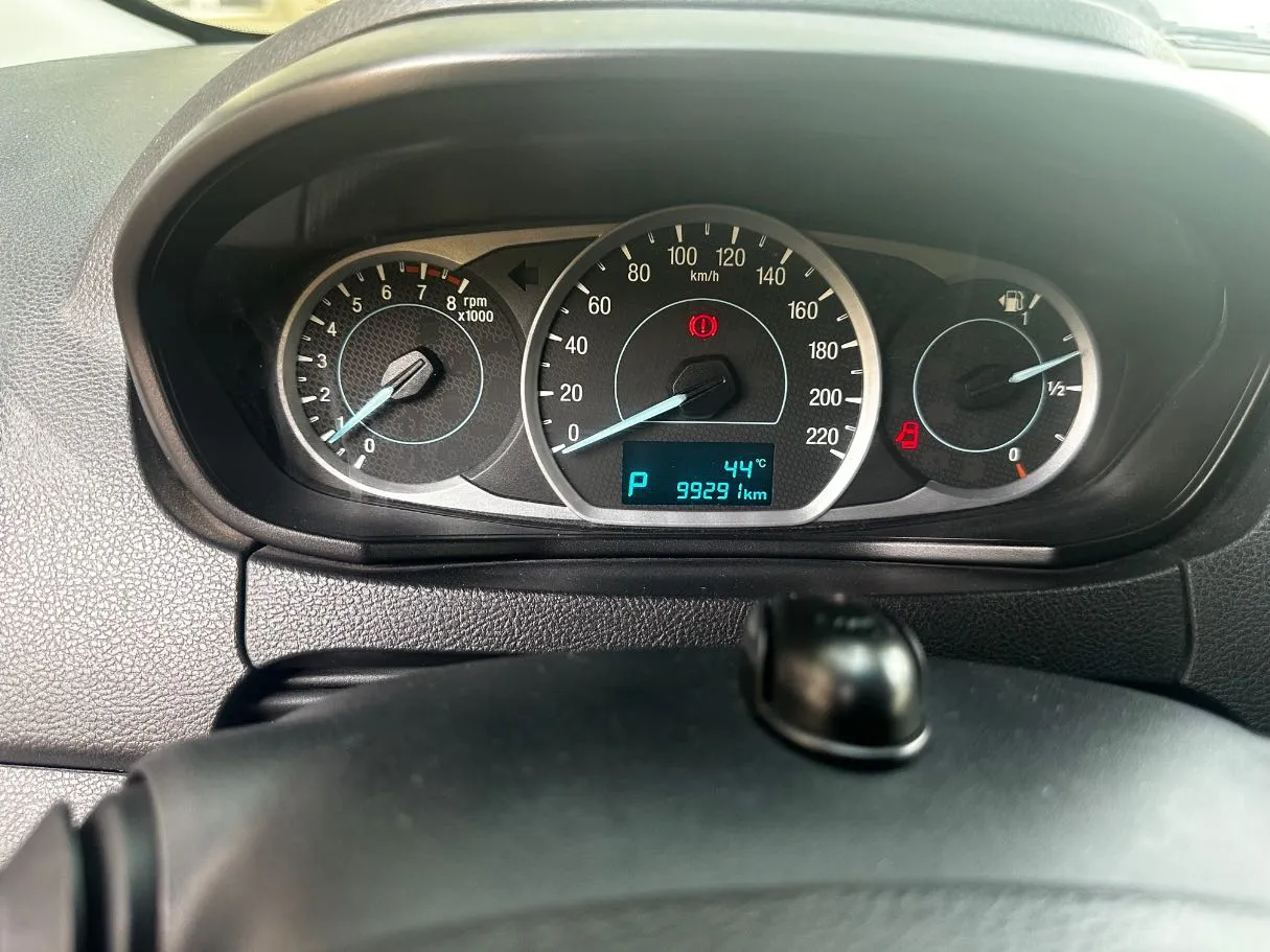 Car image 19