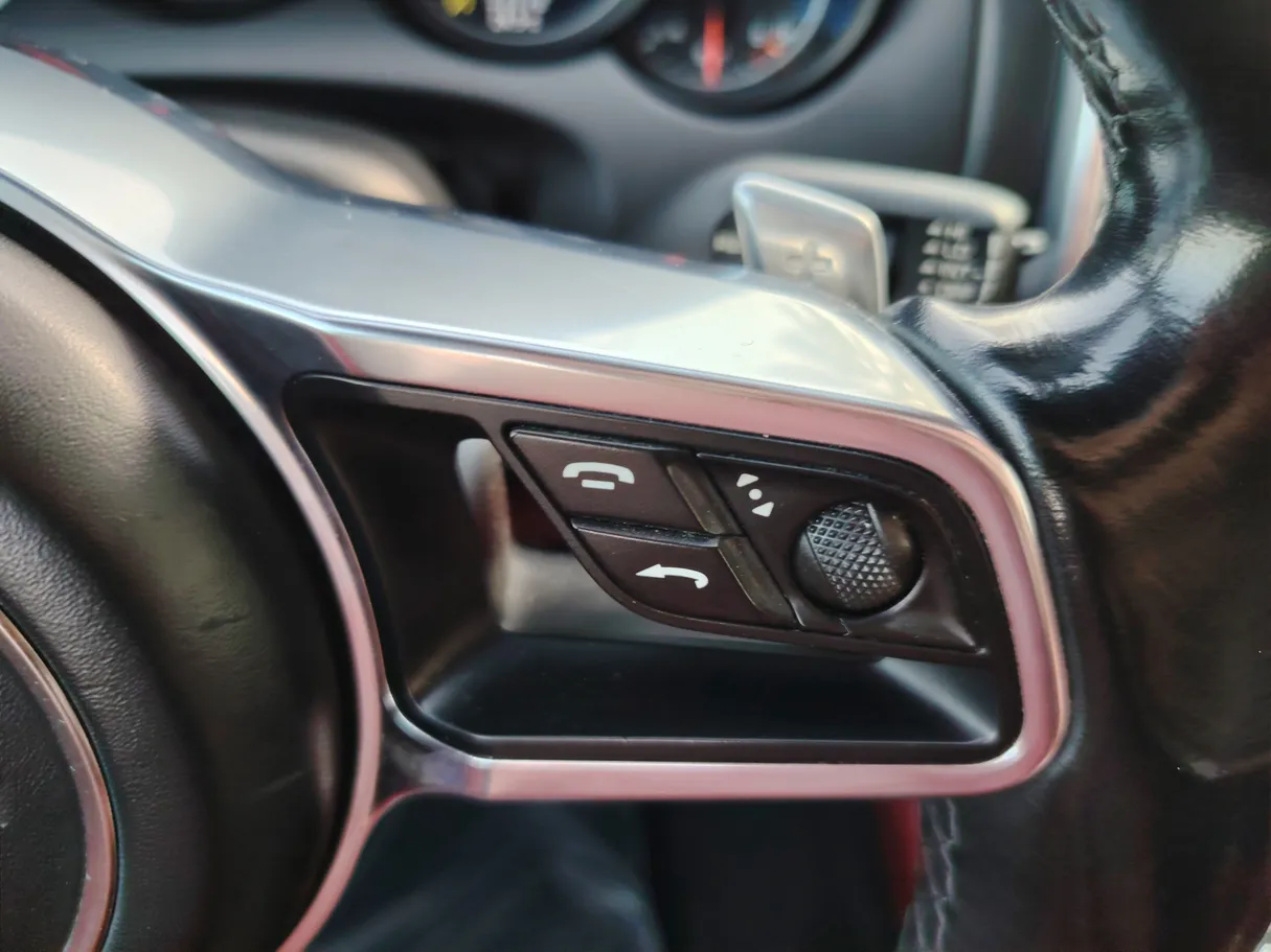 Car image 25