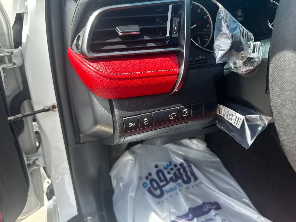 Car image 24