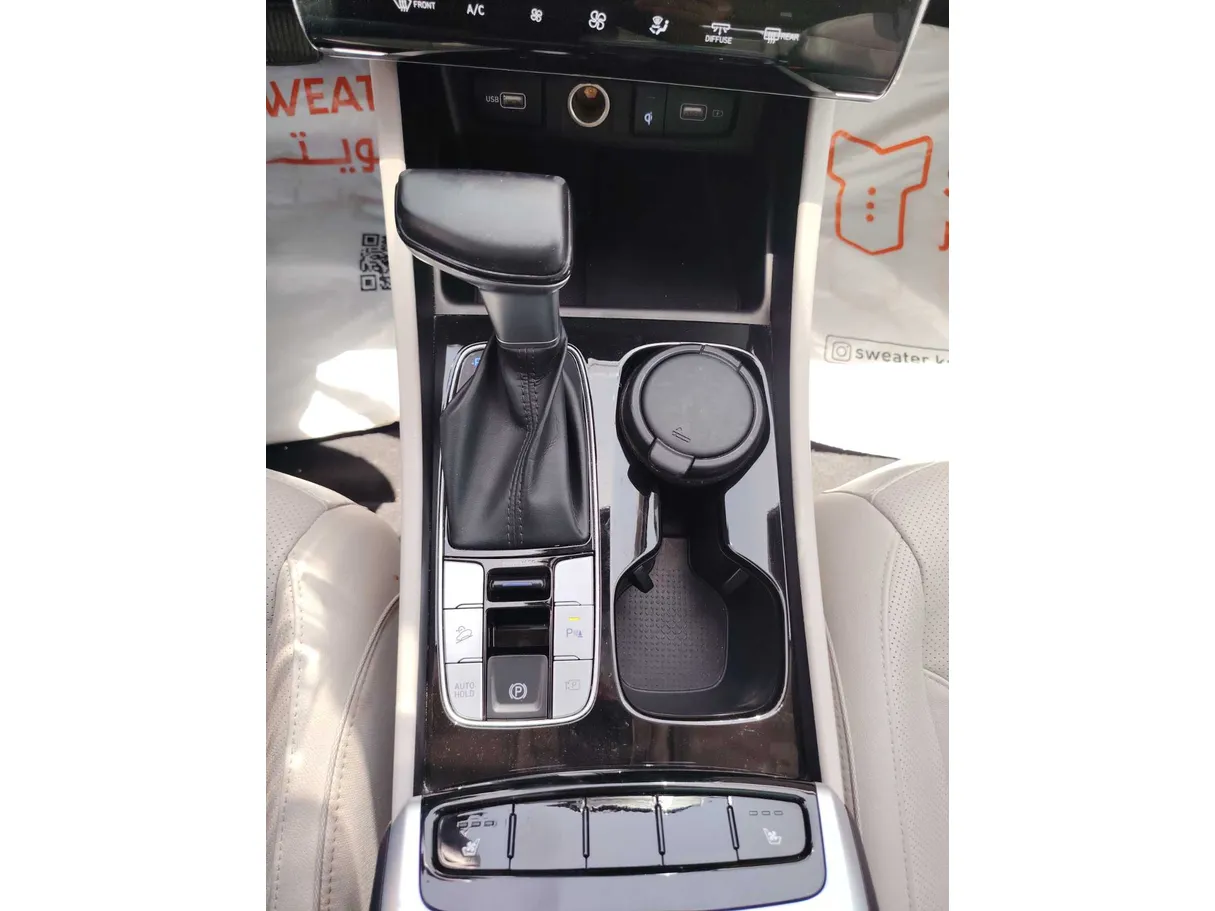 Car image 21