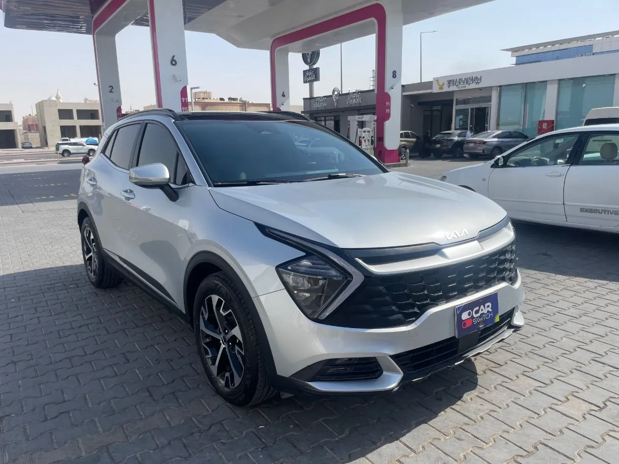 Car image 3