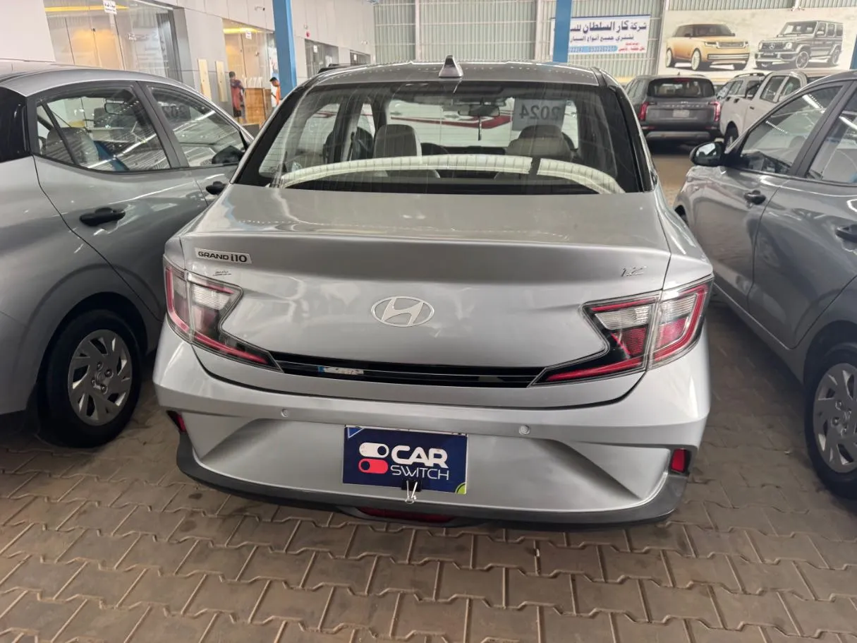 Car image 5