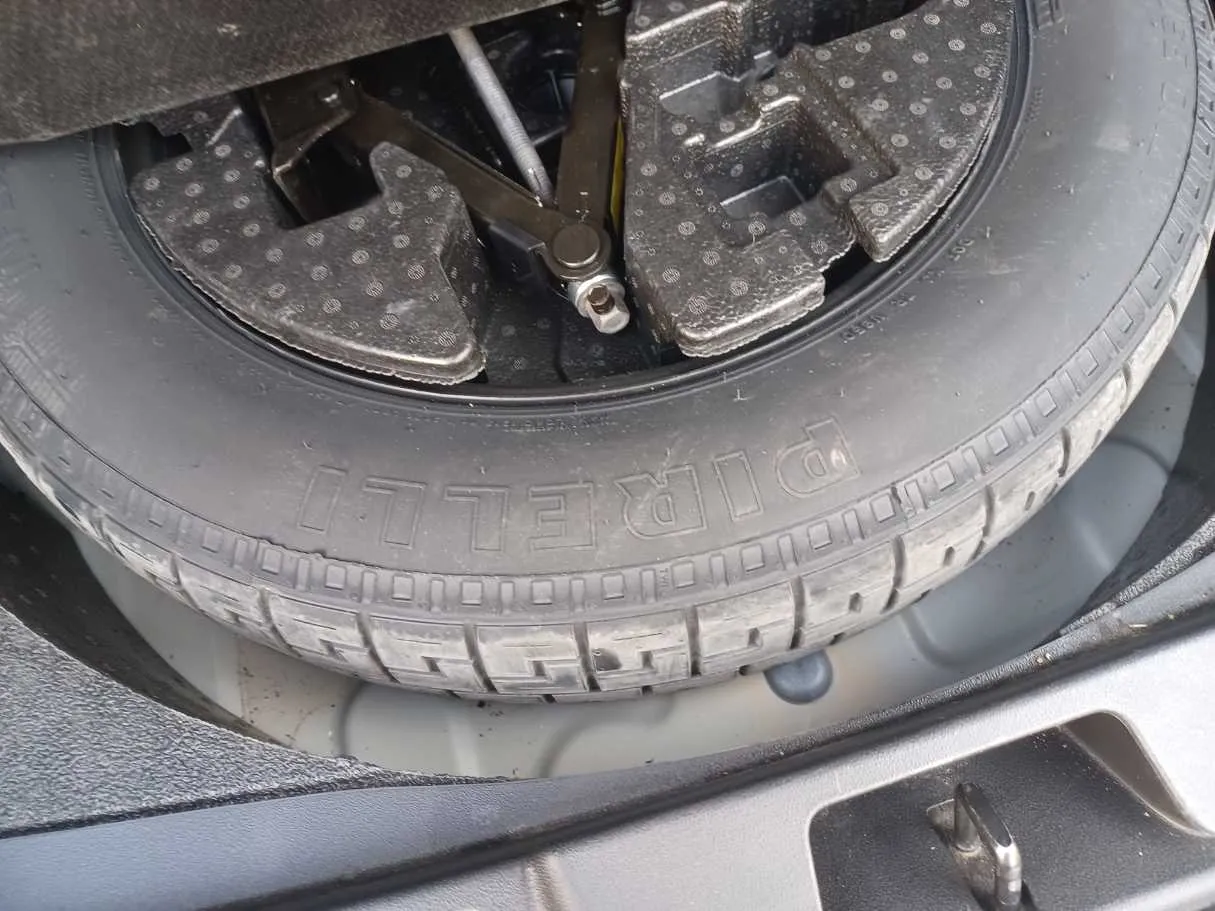 Car image 22