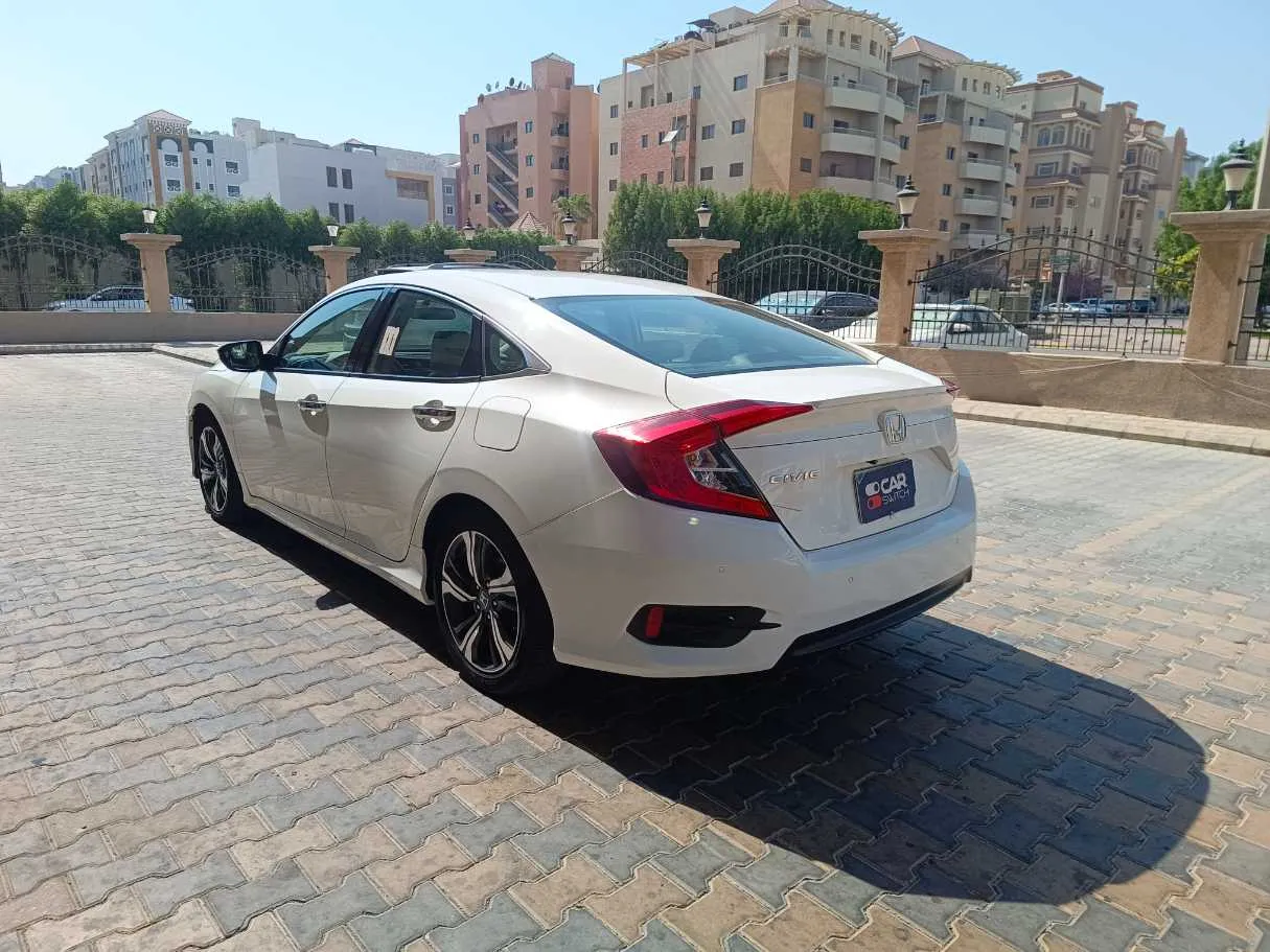 Car image 7