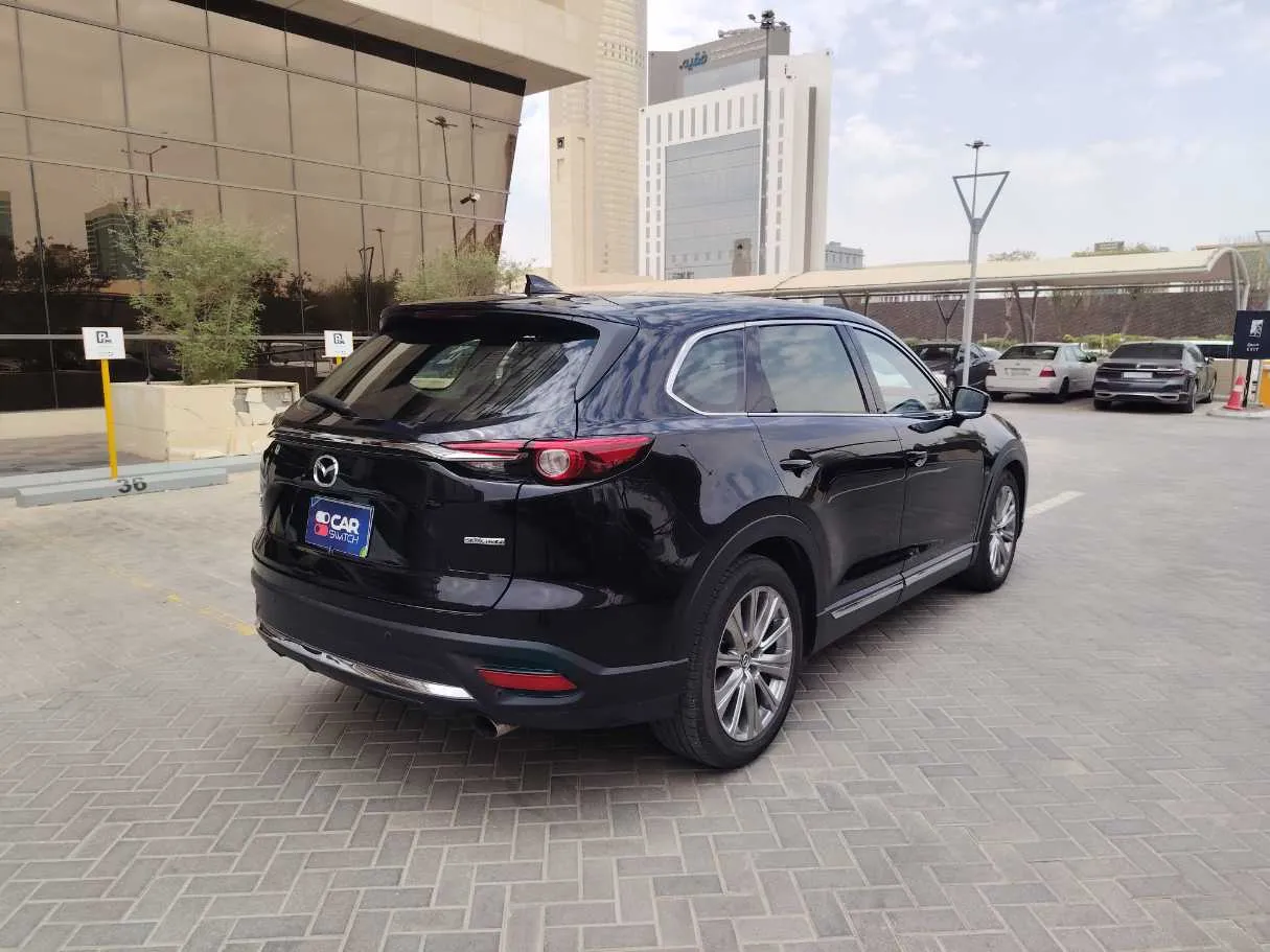 Car image 5