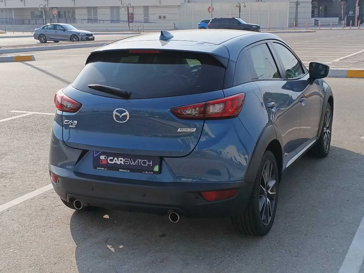 Car image 5