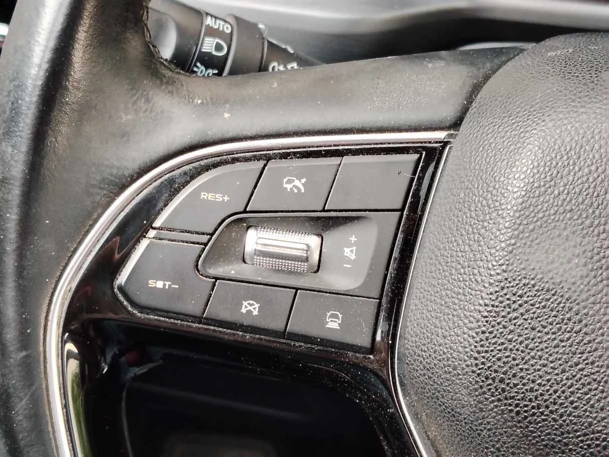 Car image 29