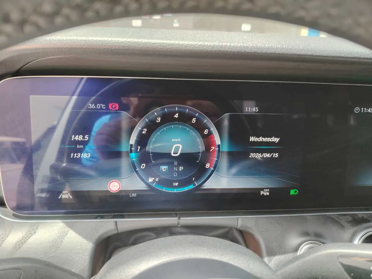Car image 29