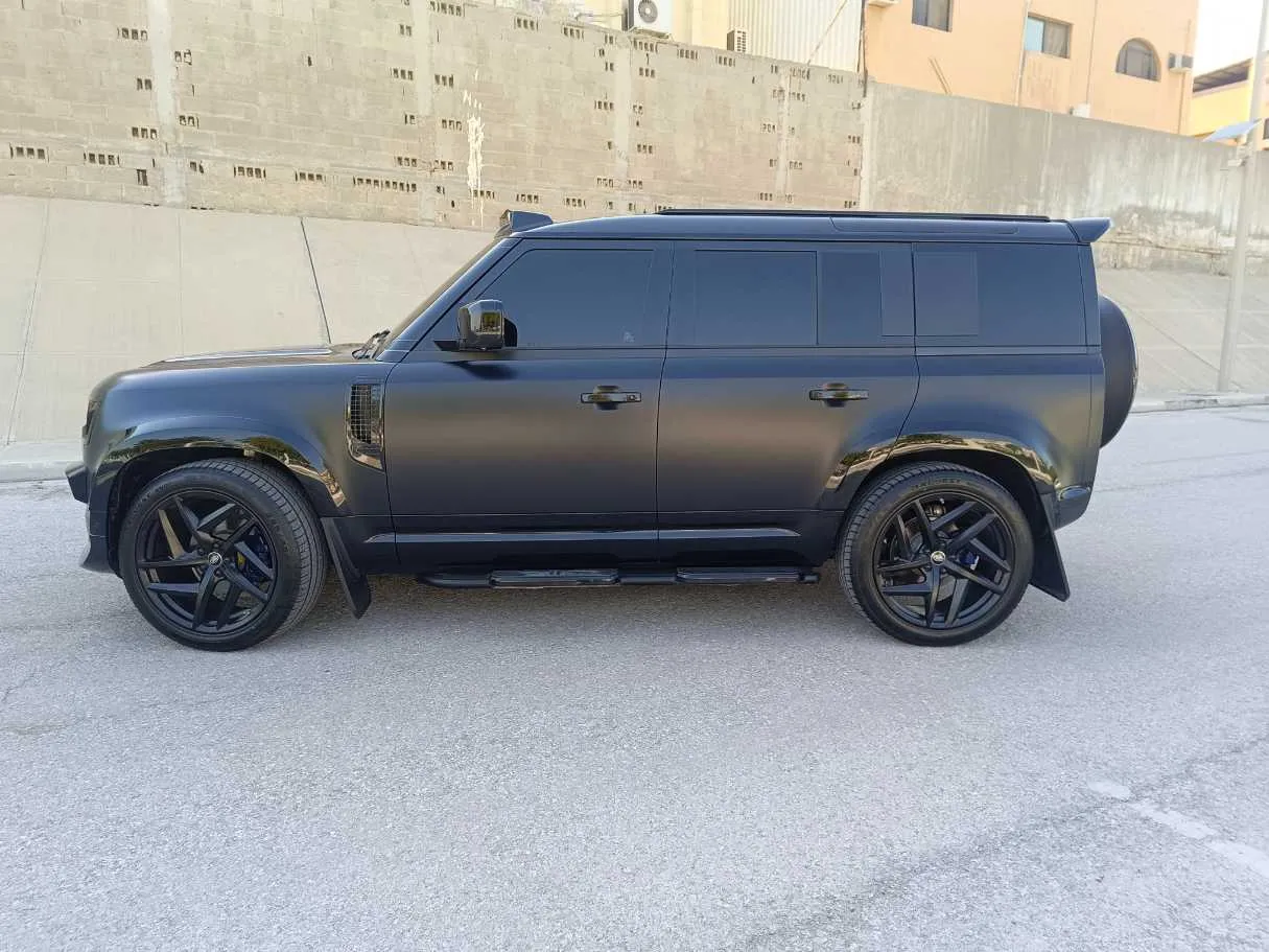 Car image 9
