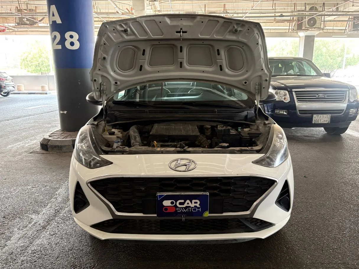 Car image 26