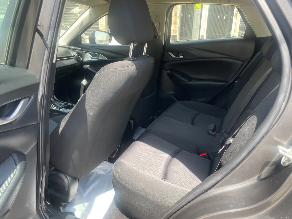 Car image 16