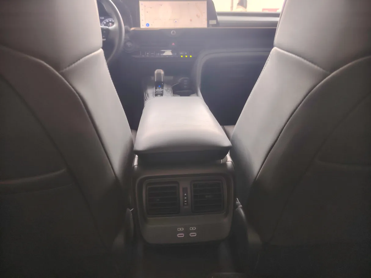 Car image 35