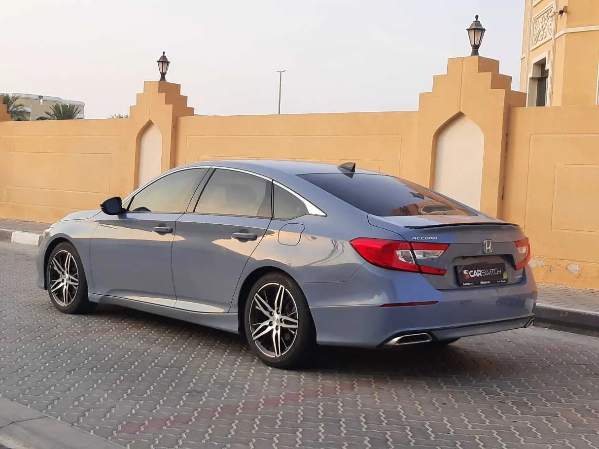 Car image 7